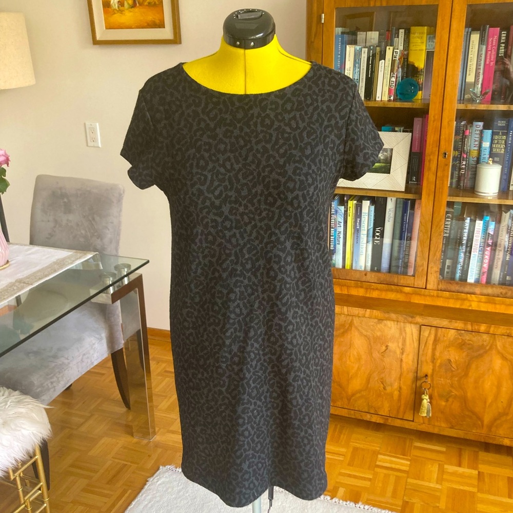 Adorable Ann Taylor Loft Grey Leopard Print Mini Shift Dress